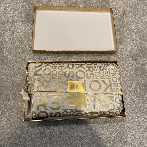 Michael Kors Red Adele Wallet/Wristlet - Picture 7 of 9